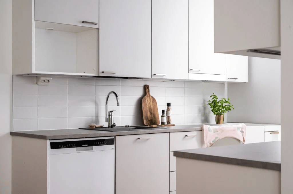 Streamlined minimal and modern kitchen design by Wonderful Kitchens Australia.